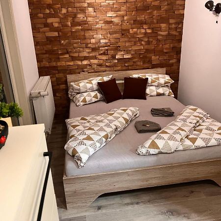 Chata Reina Villa Puste Pole Buitenkant foto